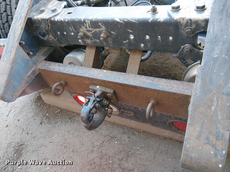 image for item EC1309 2000 Kenworth T800 semi truck