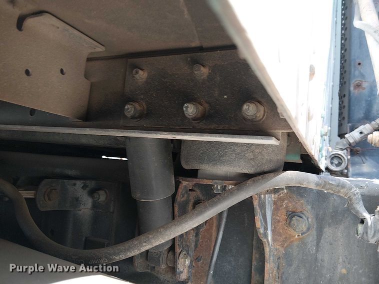 image for item EC1309 2000 Kenworth T800 semi truck