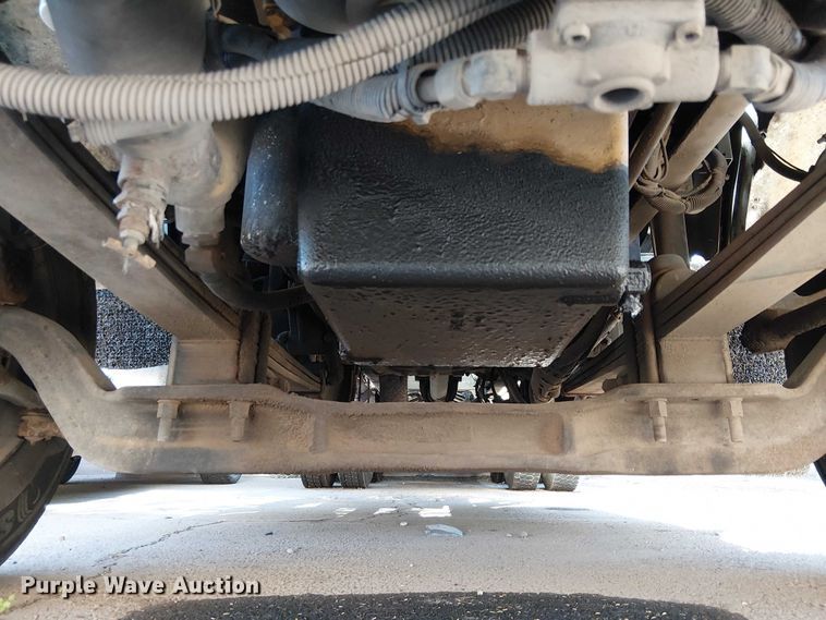 image for item EC1309 2000 Kenworth T800 semi truck