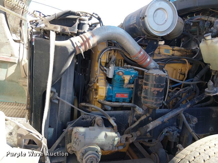 image for item EC1309 2000 Kenworth T800 semi truck