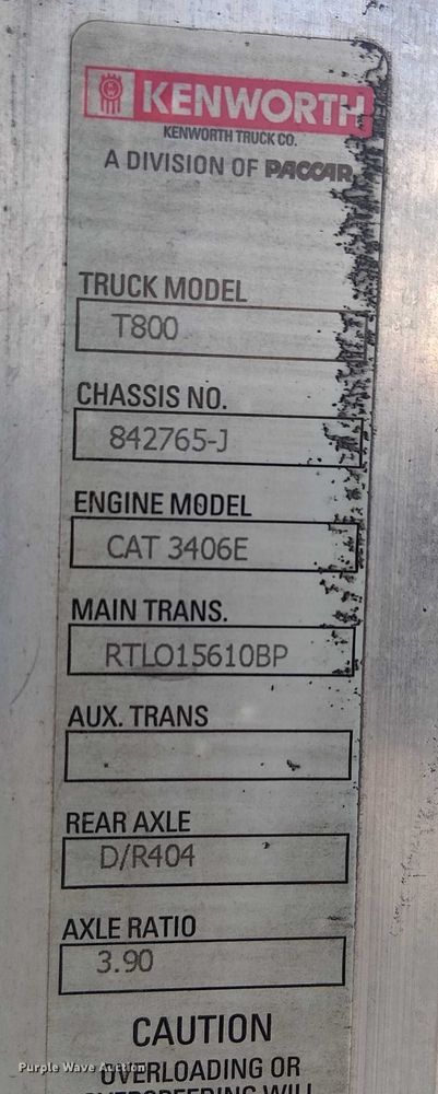 image for item EC1309 2000 Kenworth T800 semi truck