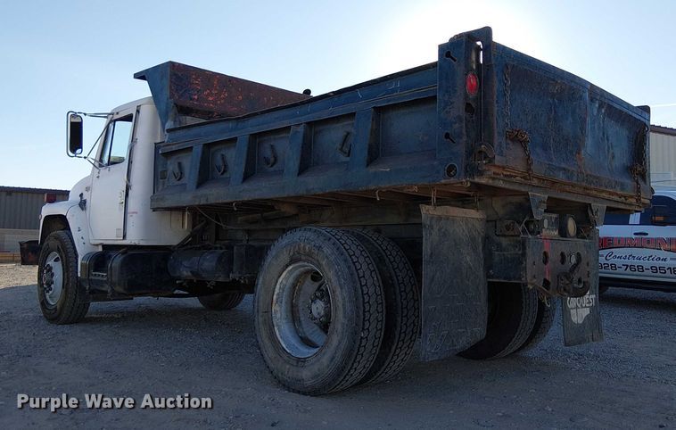 image for item EC1320 1985 International 1954 dump truck