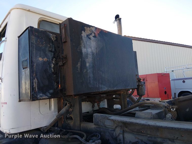 image for item EC1320 1985 International 1954 dump truck