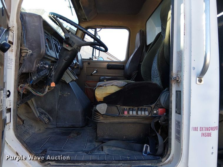 image for item EC1320 1985 International 1954 dump truck