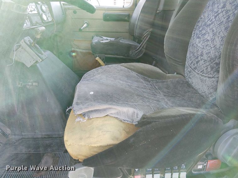 image for item EC1320 1985 International 1954 dump truck