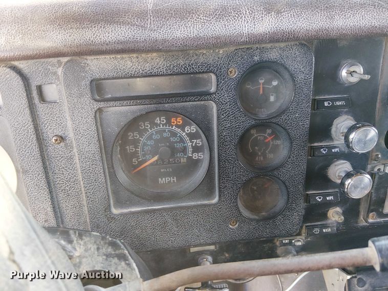 image for item EC1320 1985 International 1954 dump truck