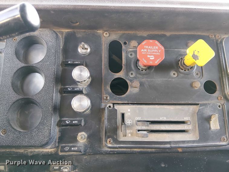 image for item EC1320 1985 International 1954 dump truck