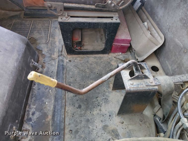 image for item EC1320 1985 International 1954 dump truck