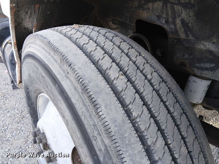 image for item EC1320 1985 International 1954 dump truck