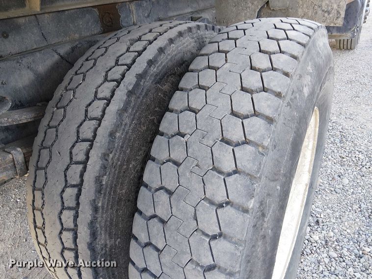 image for item EC1320 1985 International 1954 dump truck