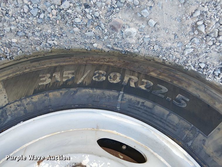 image for item EC1320 1985 International 1954 dump truck