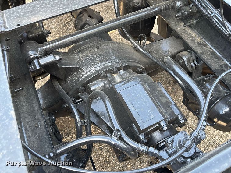 image for item EC3587 2020 International LT625 semi truck