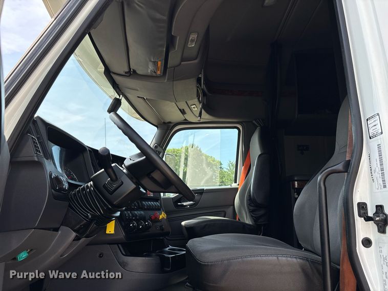 image for item EC3587 2020 International LT625 semi truck