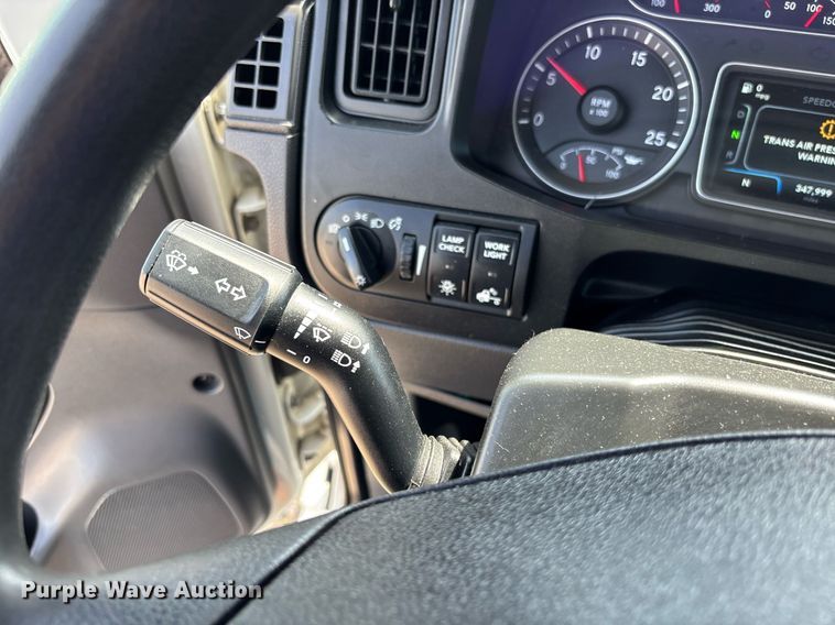 image for item EC3587 2020 International LT625 semi truck