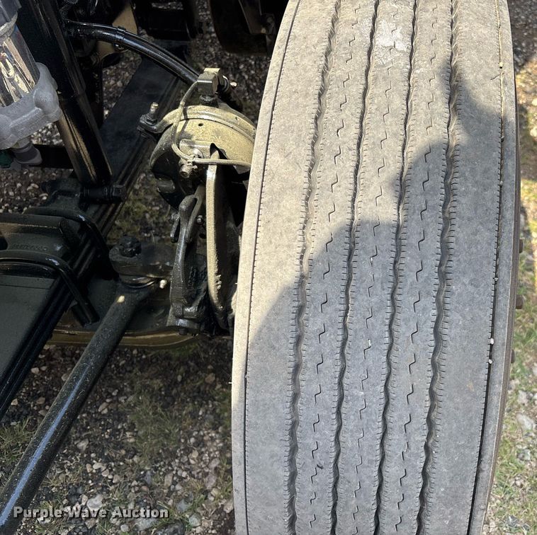 image for item EC3587 2020 International LT625 semi truck