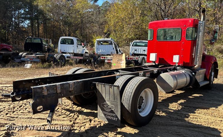 image for item EC3900 2015 Kenworth T370 truck cab and chassis