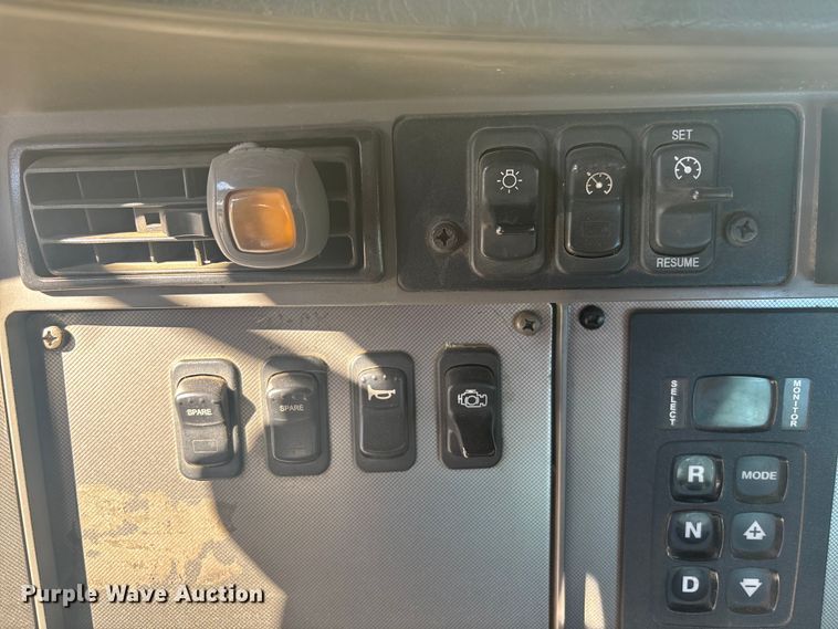 image for item EC3900 2015 Kenworth T370 truck cab and chassis