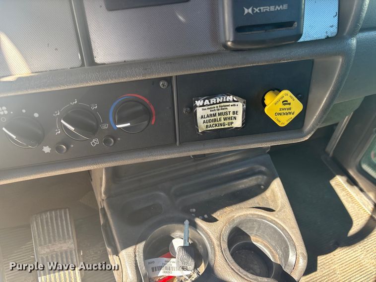 image for item EC3900 2015 Kenworth T370 truck cab and chassis