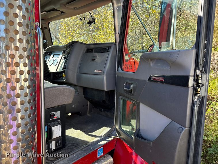 image for item EC3900 2015 Kenworth T370 truck cab and chassis