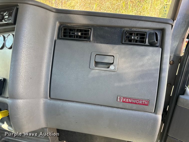 image for item EC3900 2015 Kenworth T370 truck cab and chassis