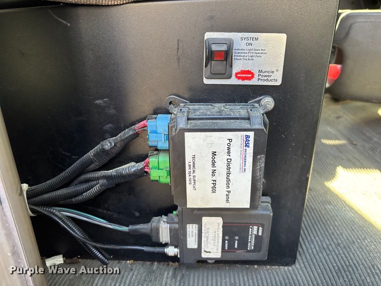 image for item EC3900 2015 Kenworth T370 truck cab and chassis