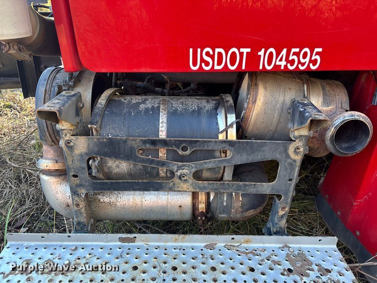 image for item EC3901 2015 Freightliner M2 truck cab and chassis