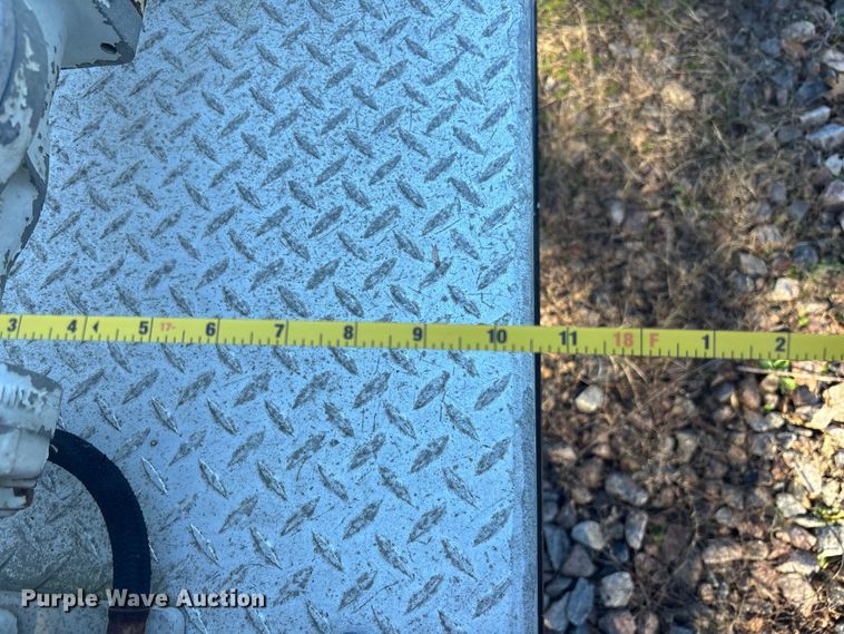 image for item EC3901 2015 Freightliner M2 truck cab and chassis