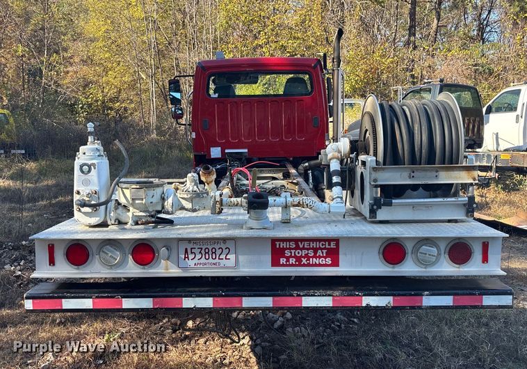 image for item EC3901 2015 Freightliner M2 truck cab and chassis