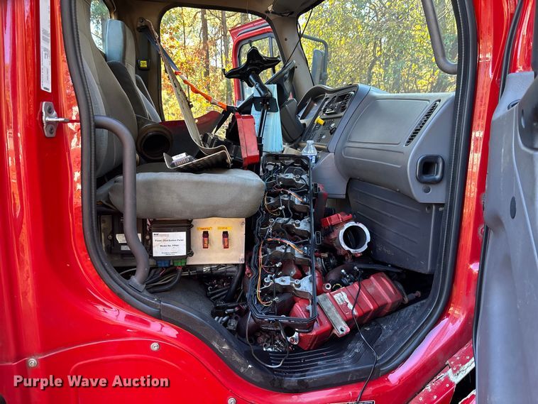 image for item EC3901 2015 Freightliner M2 truck cab and chassis