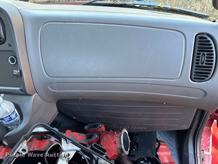 image for item EC3901 2015 Freightliner M2 truck cab and chassis