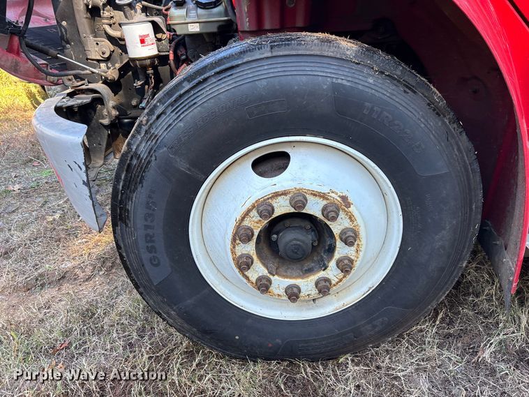 image for item EC3901 2015 Freightliner M2 truck cab and chassis