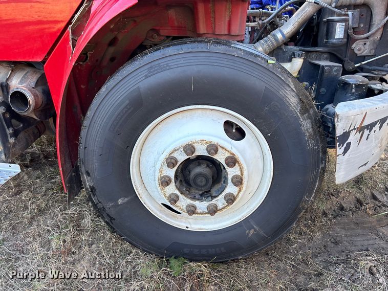 image for item EC3901 2015 Freightliner M2 truck cab and chassis