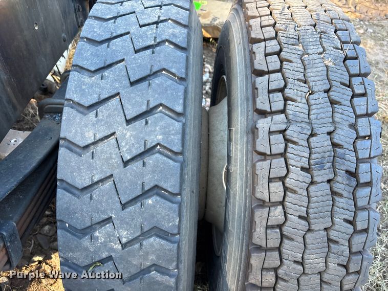 image for item EC3901 2015 Freightliner M2 truck cab and chassis