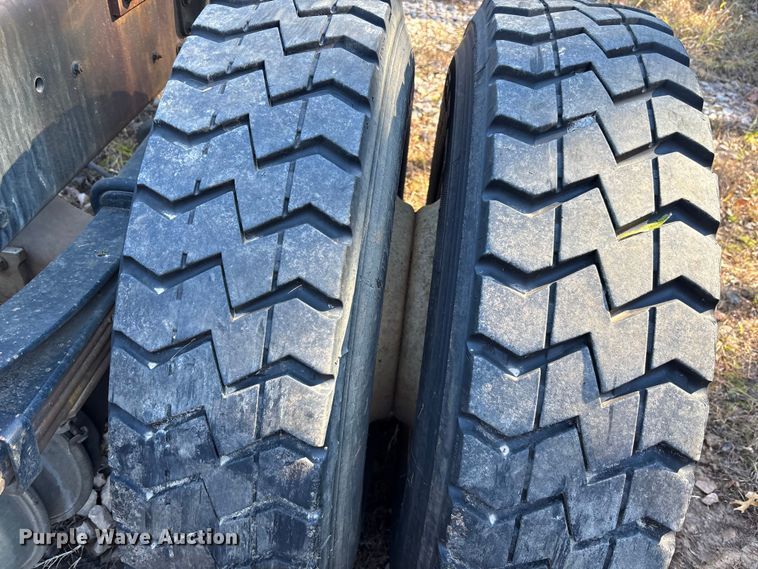 image for item EC3901 2015 Freightliner M2 truck cab and chassis