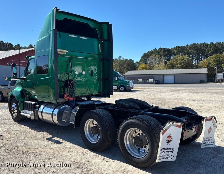 image for item EC3904 2020 International LT625 semi truck