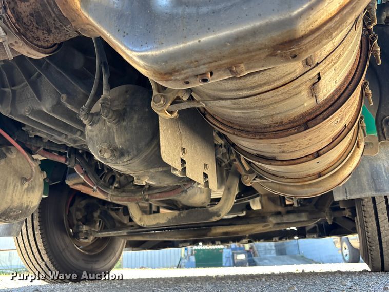 image for item EC3904 2020 International LT625 semi truck