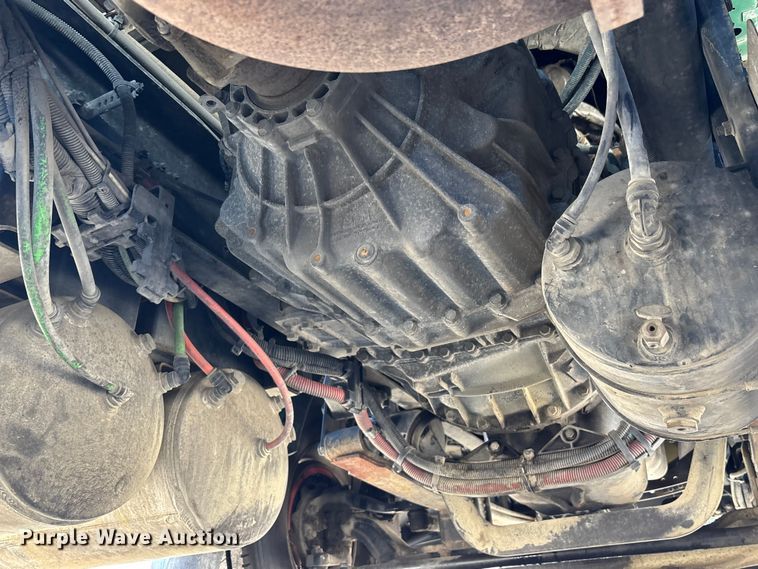 image for item EC3904 2020 International LT625 semi truck