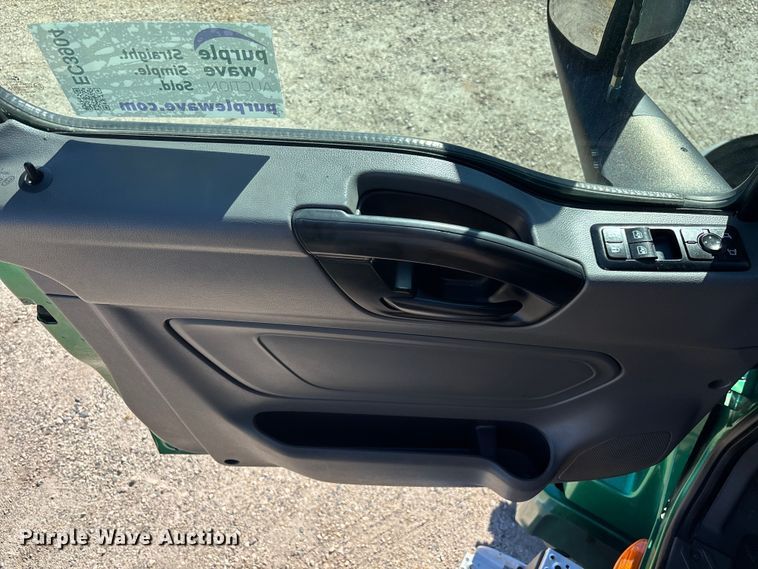 image for item EC3904 2020 International LT625 semi truck