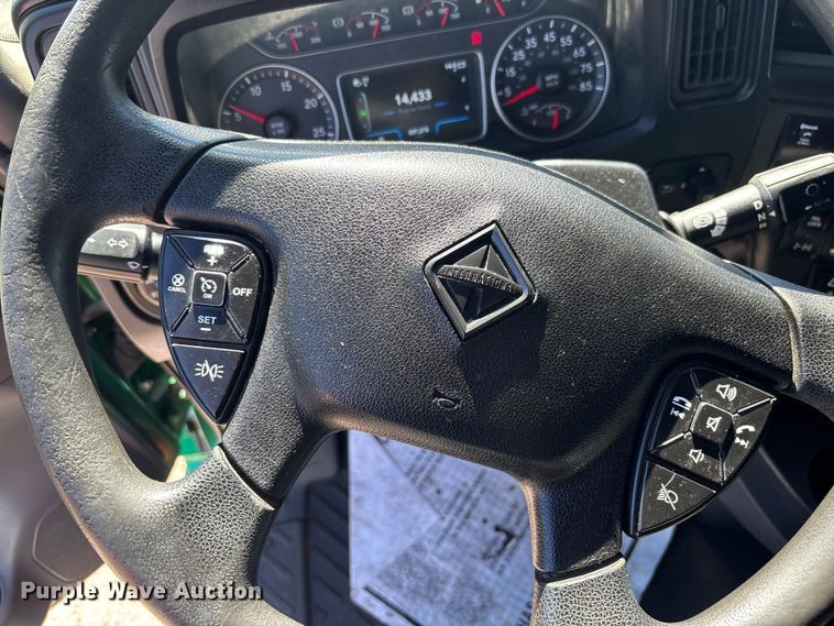 image for item EC3904 2020 International LT625 semi truck