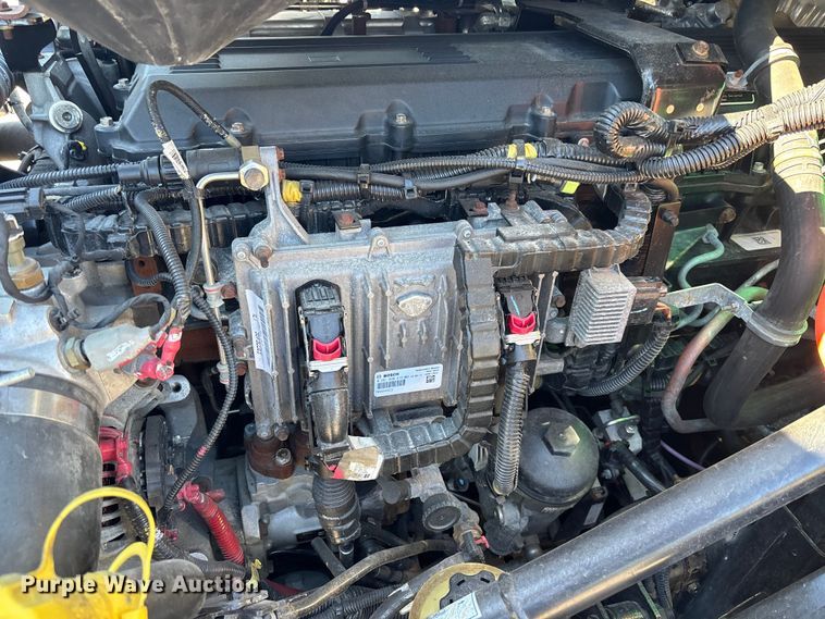 image for item EC3904 2020 International LT625 semi truck