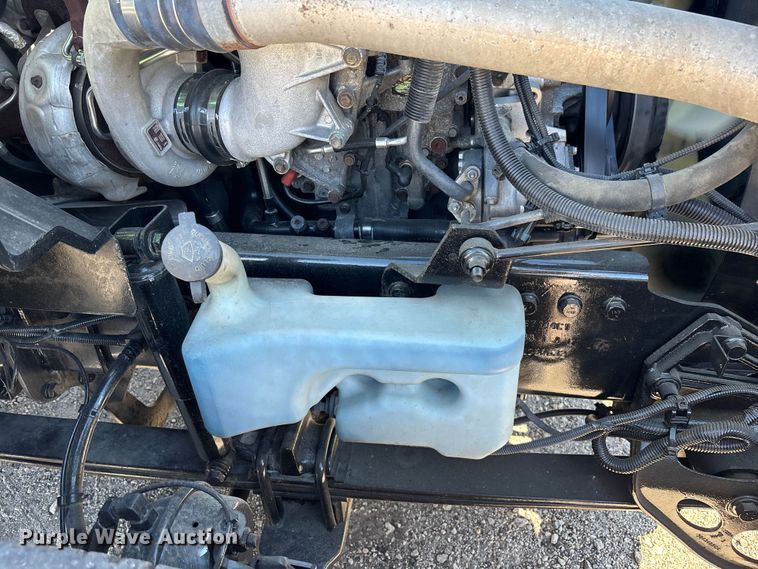 image for item EC3904 2020 International LT625 semi truck