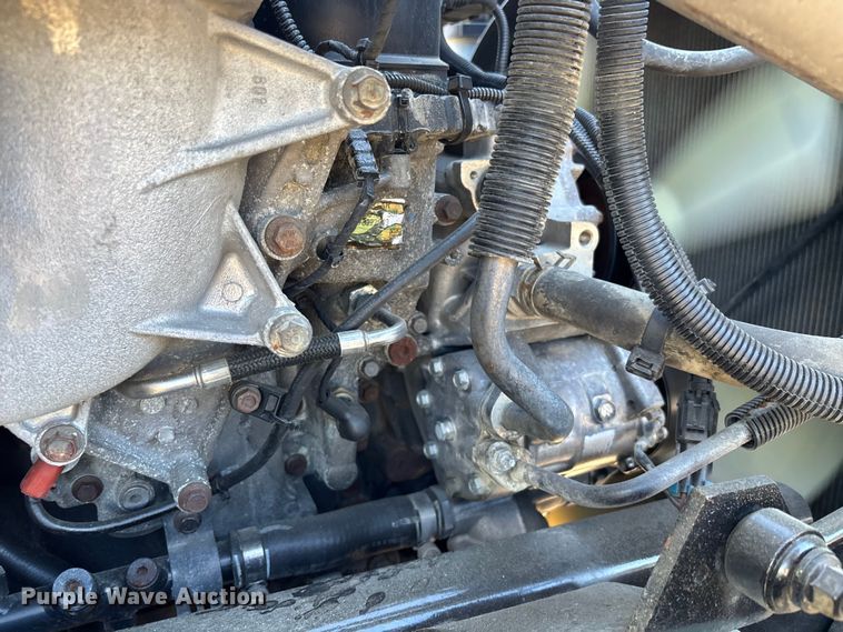 image for item EC3904 2020 International LT625 semi truck