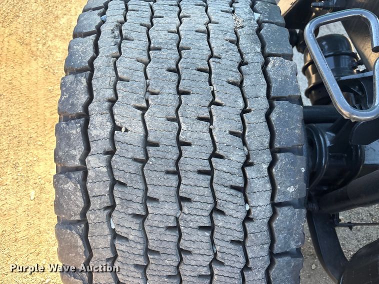 image for item EC3904 2020 International LT625 semi truck