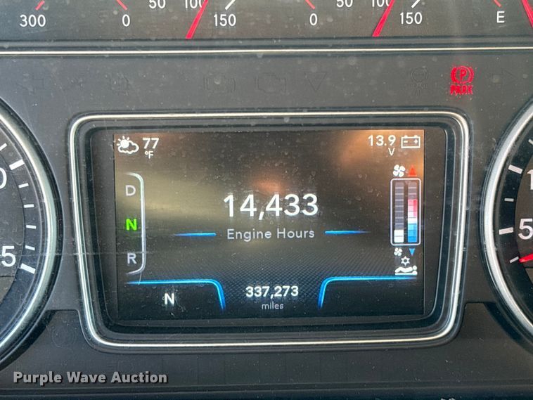 image for item EC3904 2020 International LT625 semi truck