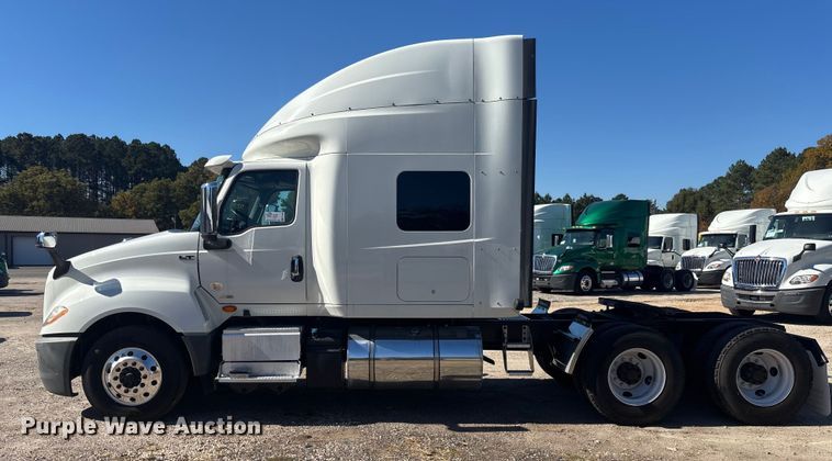 image for item EC3905 2020 International LT625 semi truck