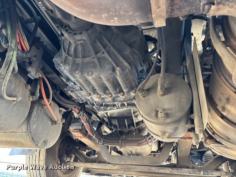 image for item EC3905 2020 International LT625 semi truck