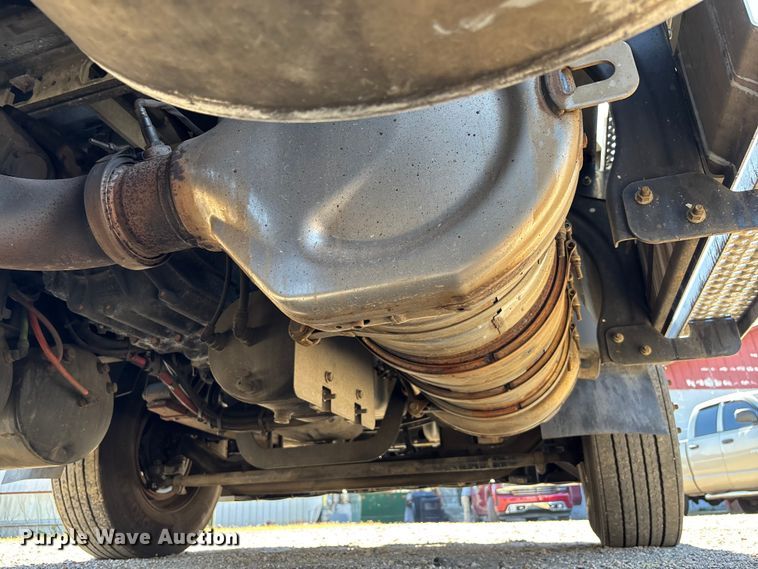 image for item EC3905 2020 International LT625 semi truck