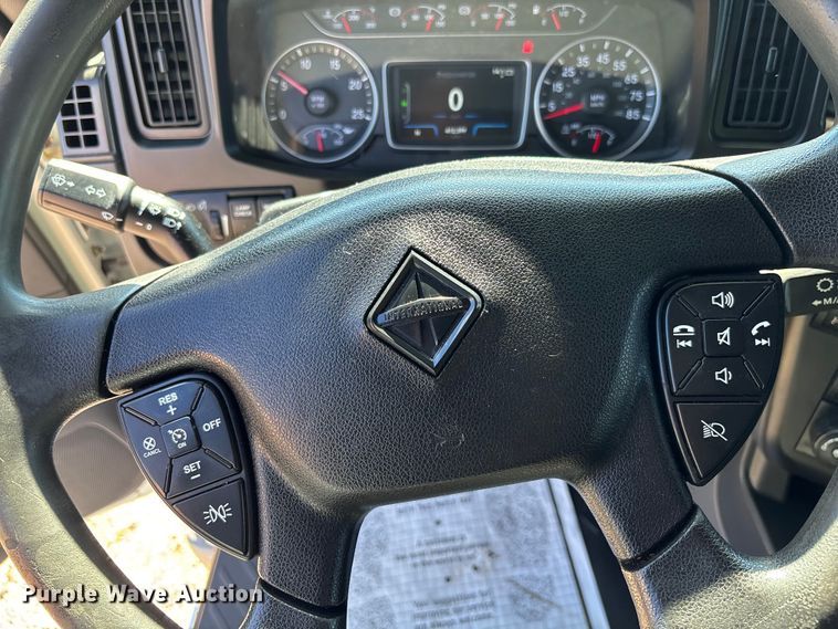 image for item EC3905 2020 International LT625 semi truck