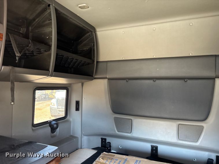 image for item EC3905 2020 International LT625 semi truck