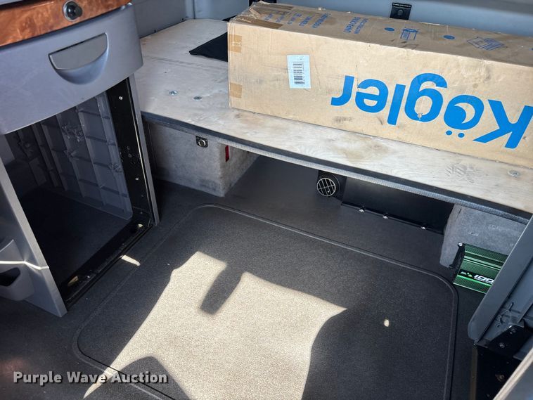 image for item EC3905 2020 International LT625 semi truck